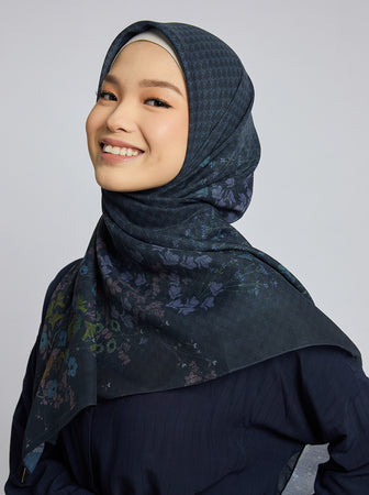 PRUDENCE SCARF IN NAVY